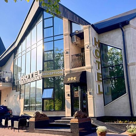 Sv Hotel, Restaurant & Airport Parking Todiresti  외부 사진