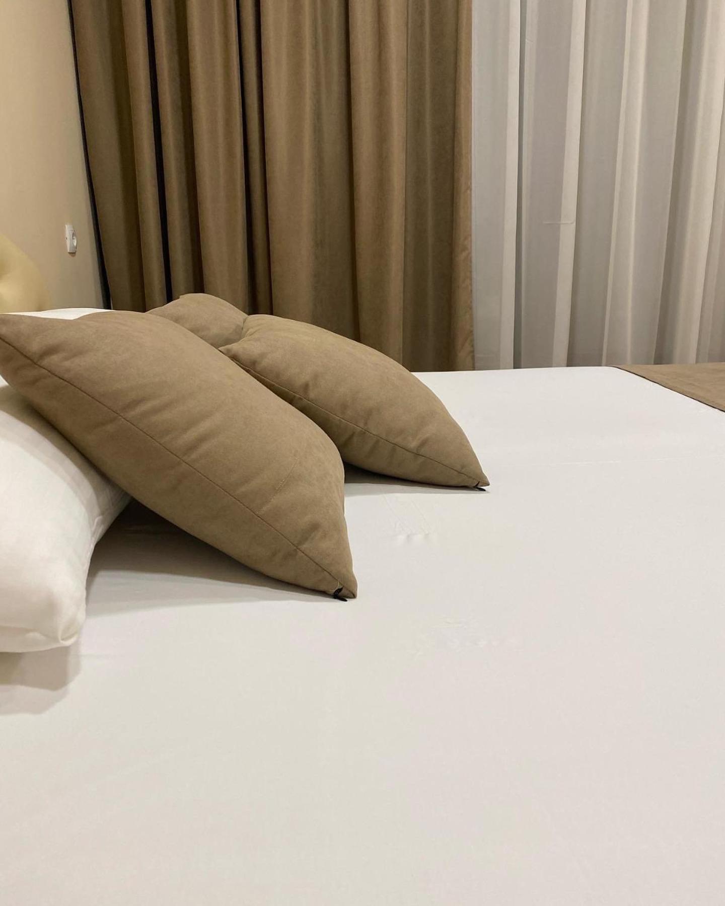 Sv Hotel, Restaurant & Airport Parking Todiresti  외부 사진