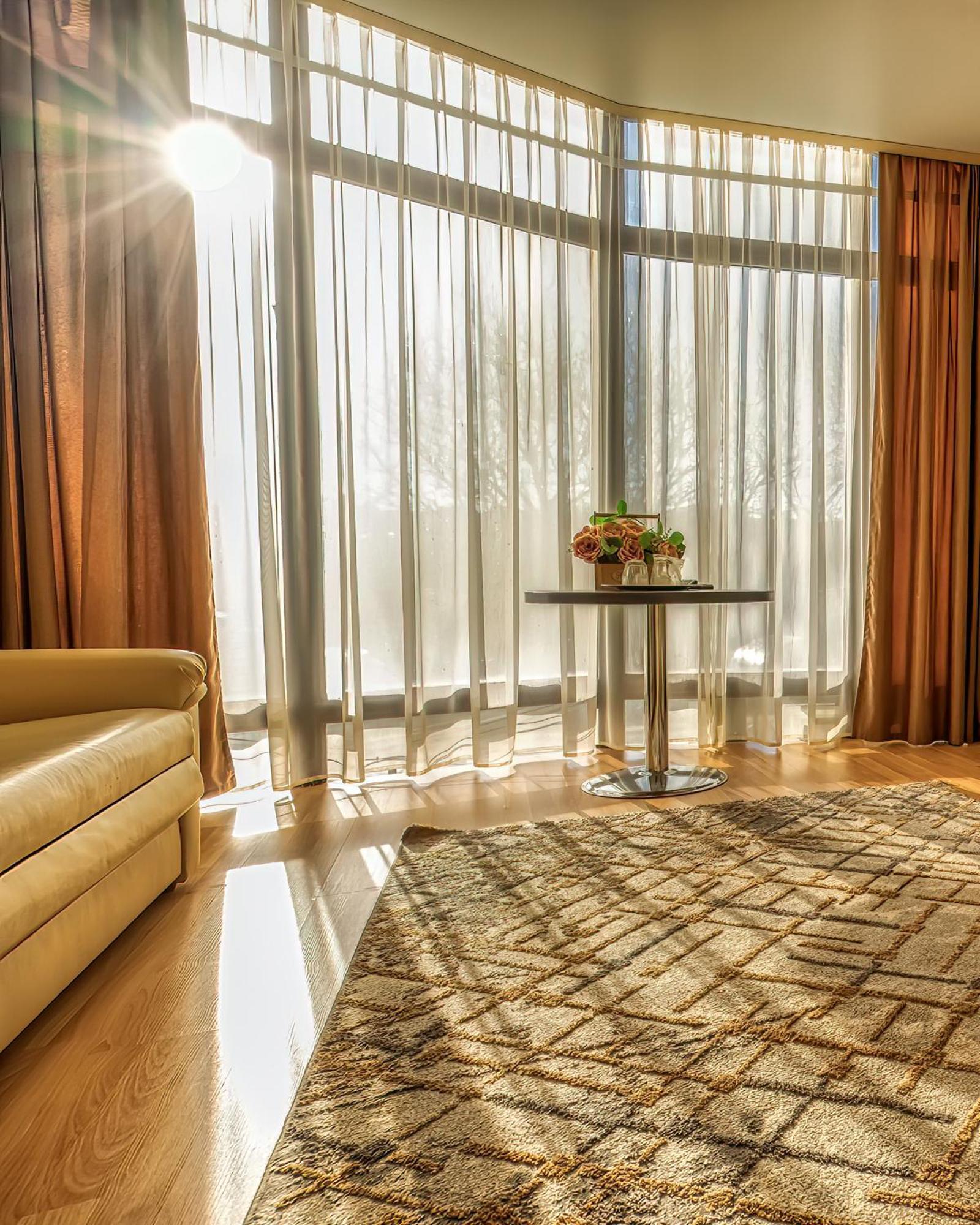 Sv Hotel, Restaurant & Airport Parking Todiresti  외부 사진