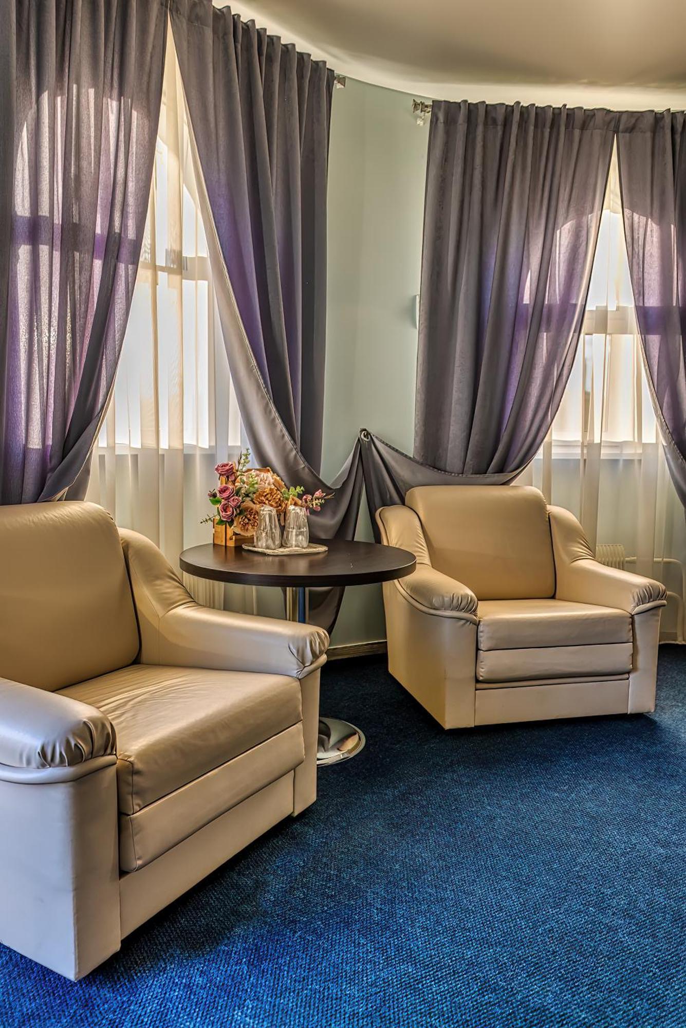 Sv Hotel, Restaurant & Airport Parking Todiresti  외부 사진