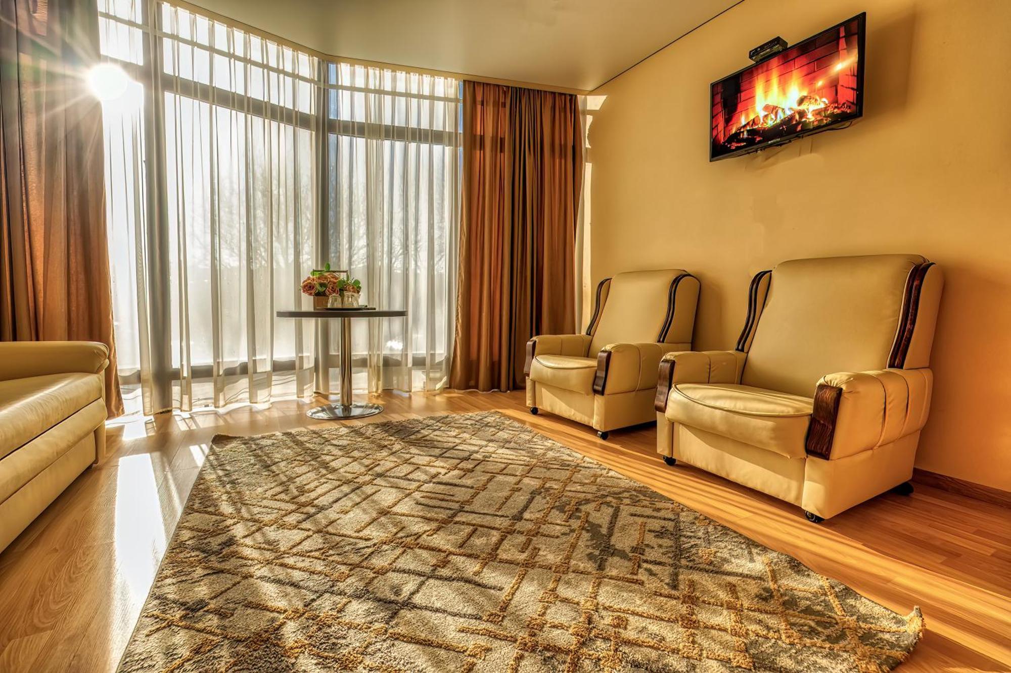 Sv Hotel, Restaurant & Airport Parking Todiresti  외부 사진