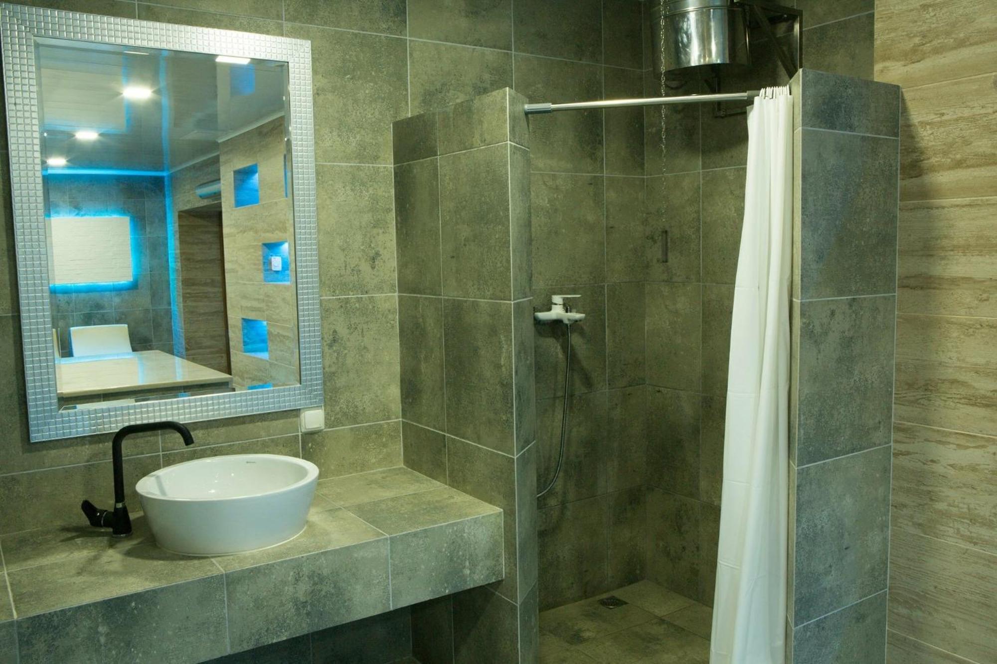 Sv Hotel, Restaurant & Airport Parking Todiresti  외부 사진
