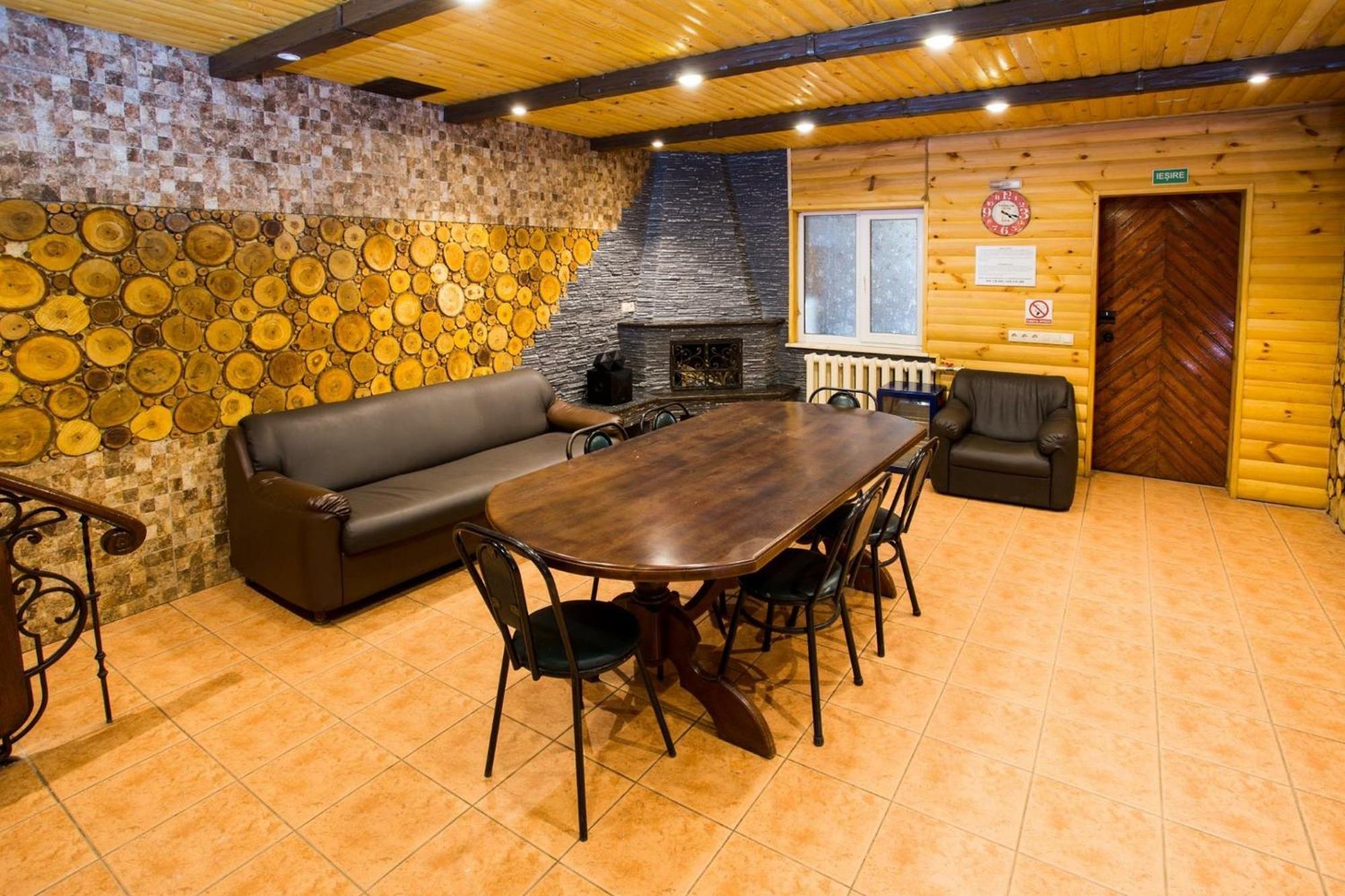 Sv Hotel, Restaurant & Airport Parking Todiresti  외부 사진