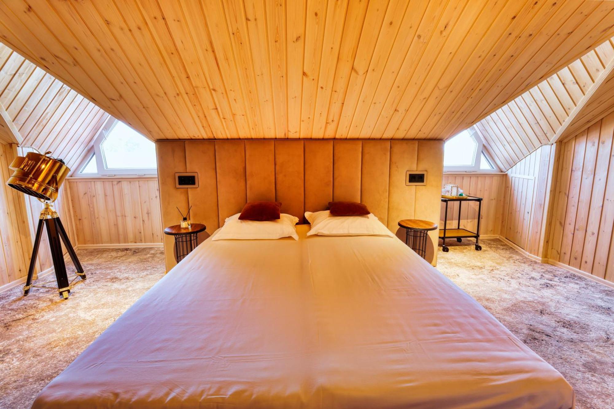 Sv Hotel, Restaurant & Airport Parking Todiresti  외부 사진
